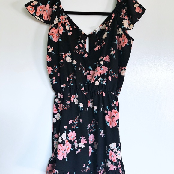 Pins & Needles Silky Flutter-Short Romper - Picture 3 of 8